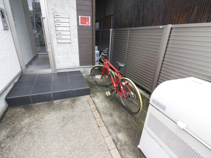 物件外観写真5　(駐輪場)