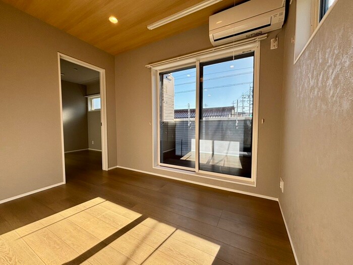 物件内観写真8　(居室)