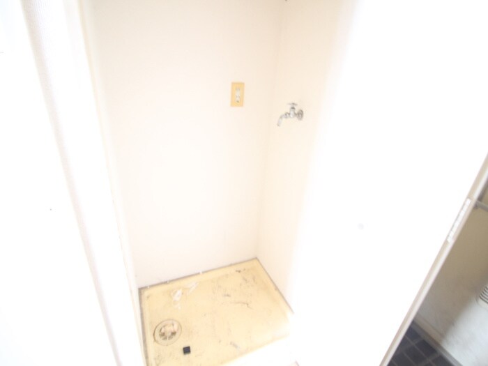 物件内観写真13　(洗濯機置場)