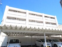 ロイヤル植田の外観写真