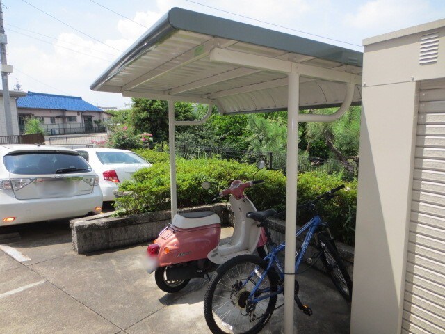 物件外観写真3　(駐輪場)