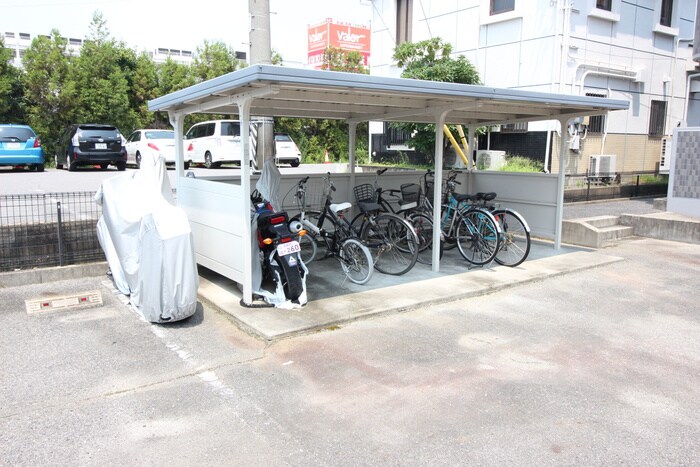 メゾン・ド・ジョバーニの駐輪場