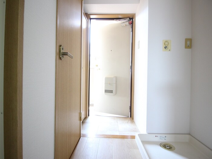 物件内観写真18　(玄関)