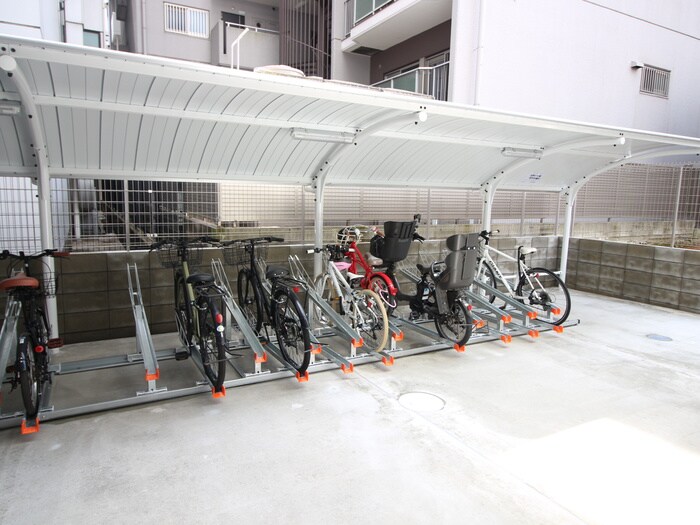 物件外観写真5　(駐輪場)