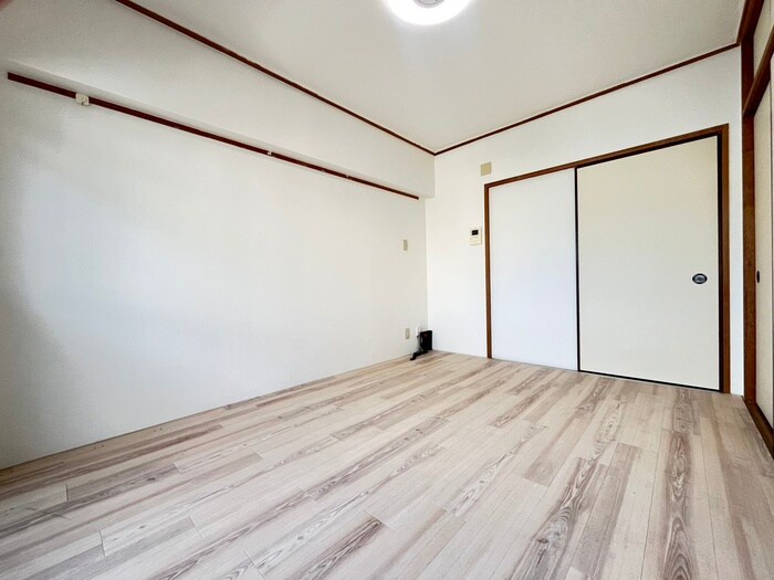 物件内観写真8　(居室)