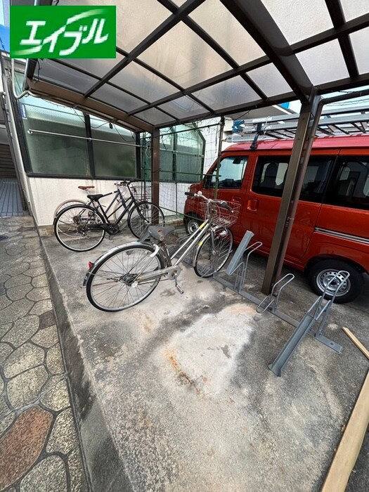 物件外観写真6　(駐輪場)