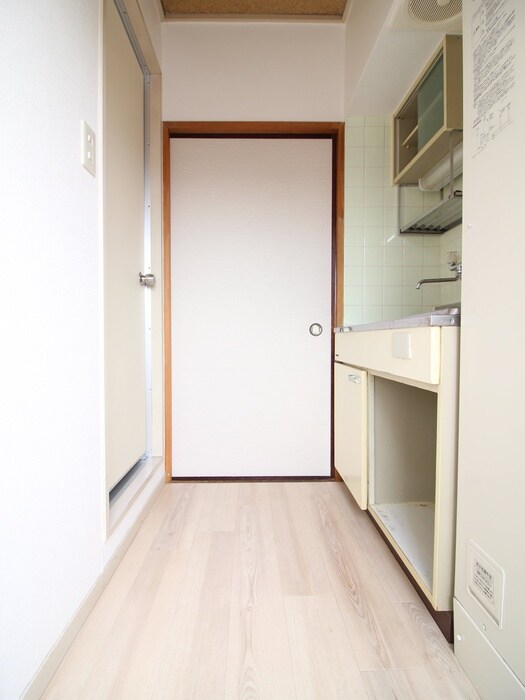 物件内観写真16　(廊下)