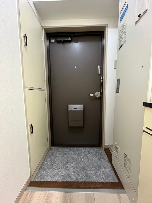 物件内観写真17　(玄関)