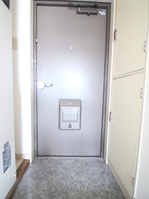 物件内観写真18　(玄関)