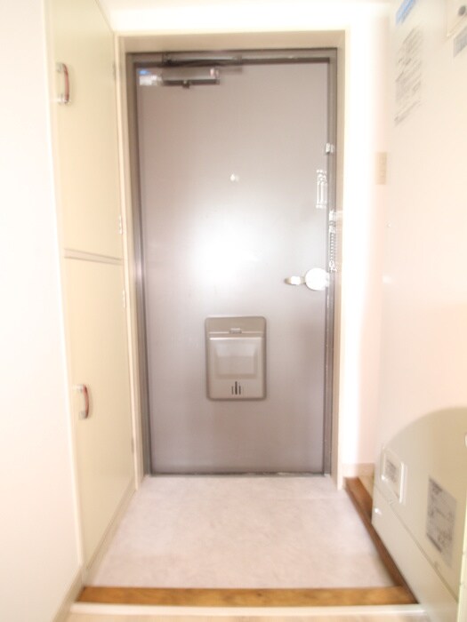 物件内観写真19　(玄関)