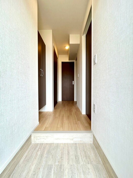 物件内観写真16　(玄関)