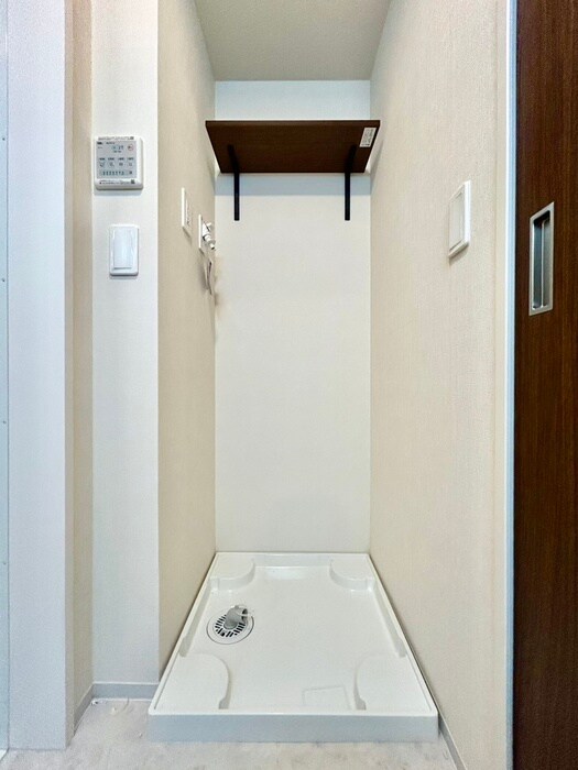 物件内観写真18　(洗濯機置場)