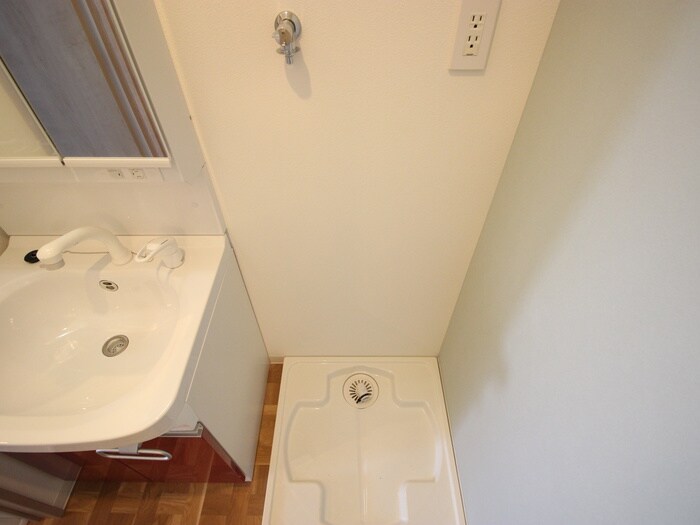 物件内観写真15　(洗濯機置場)