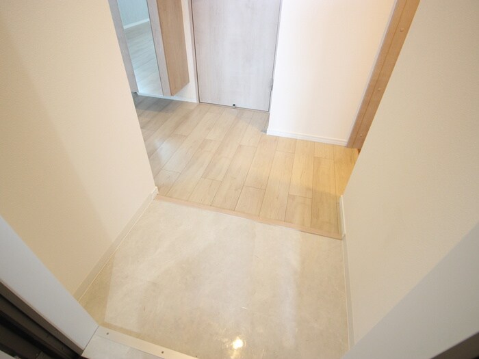 物件内観写真18　(玄関)