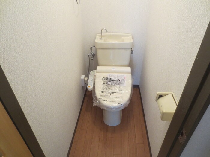 物件内観写真8　(トイレ)