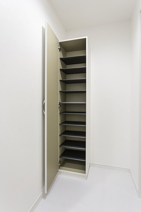 物件内観写真18　(靴箱)