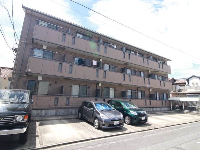 物件外観写真3　(駐車場)