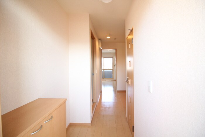 物件内観写真21　(廊下)