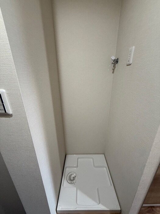 物件内観写真18　(洗濯機置場)