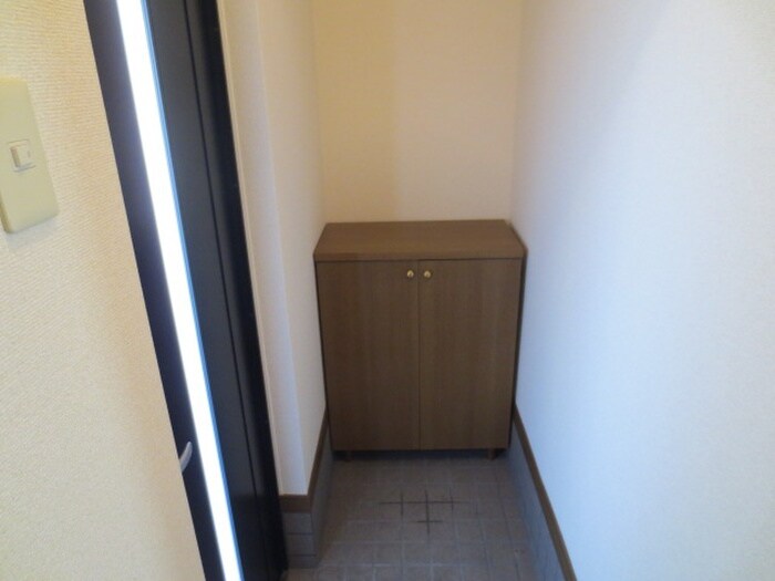 物件内観写真14　(玄関)