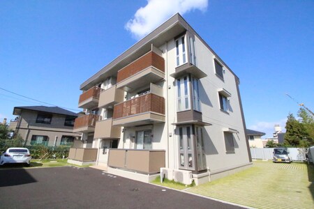 ラルジュ高峯町B棟外観写真