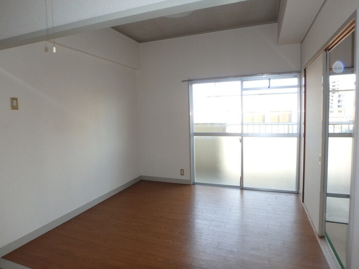 物件内観写真8　(居室)