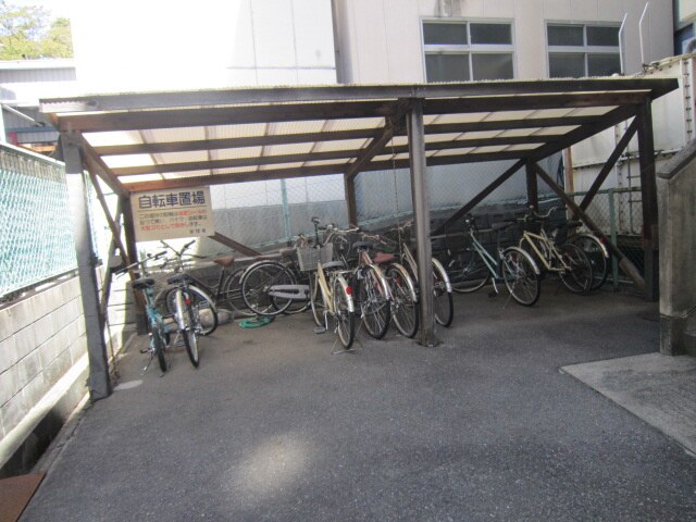 物件外観写真3　(駐輪場)