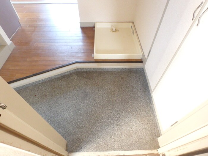 物件内観写真15　(玄関)