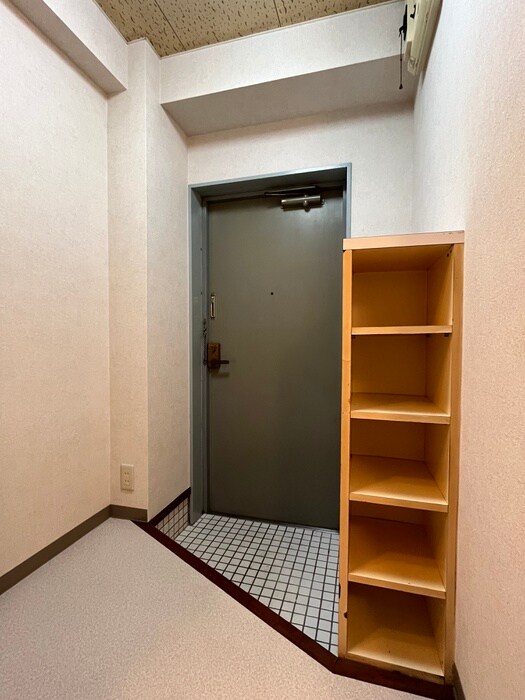 物件内観写真12　(玄関)