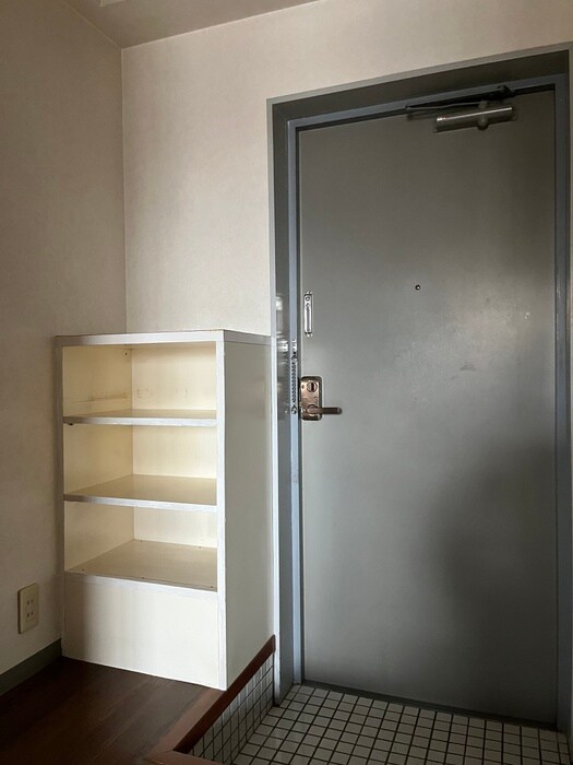 物件内観写真12　(玄関)