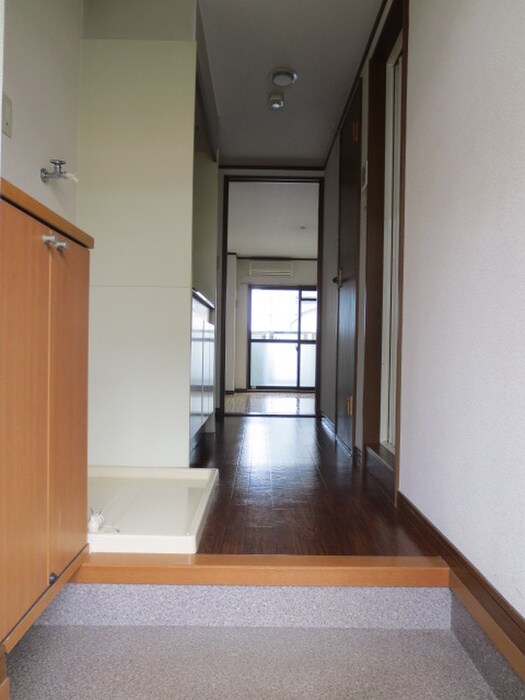 物件内観写真16　(玄関)