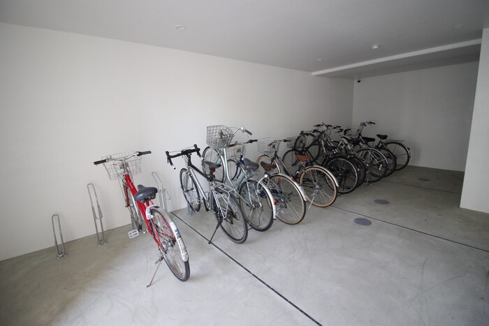 物件外観写真5　(駐輪場)