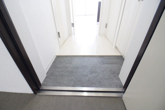 物件内観写真17　(玄関)