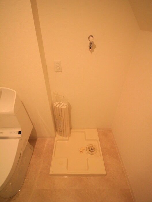 物件内観写真15　(洗濯機置場)