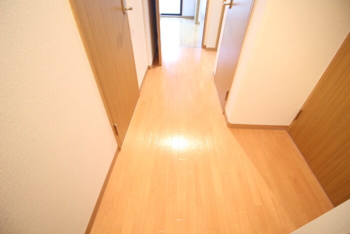 物件内観写真20　(廊下)