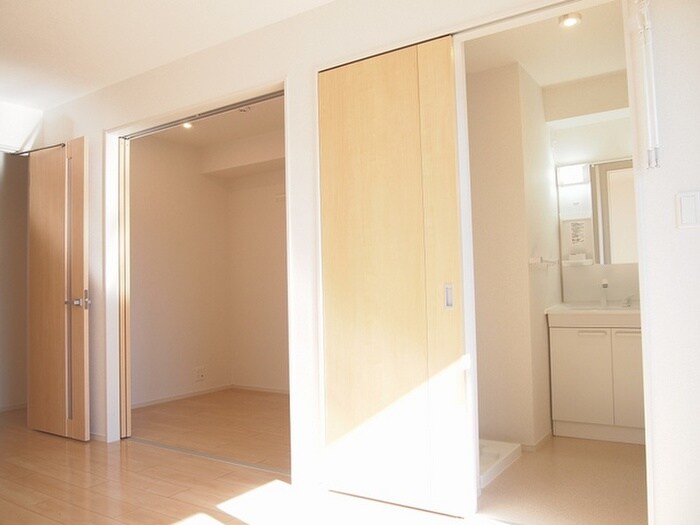 物件内観写真12　(廊下)