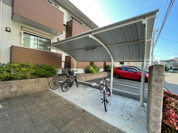 物件外観写真4　(駐輪場)