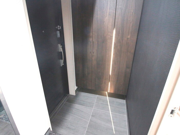 物件内観写真7　(玄関)