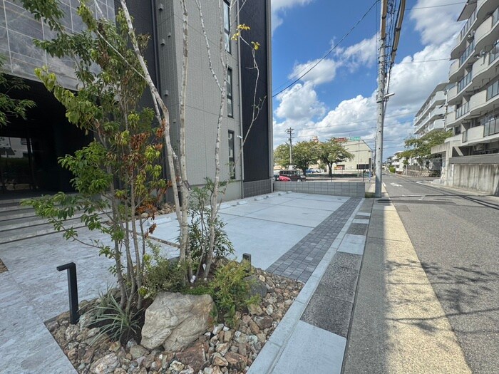 物件外観写真4　(駐車場)