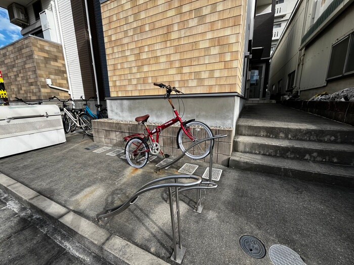 物件外観写真5　(駐輪場)