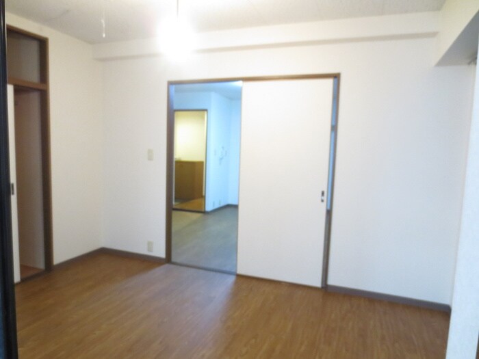 物件内観写真8　(居室)