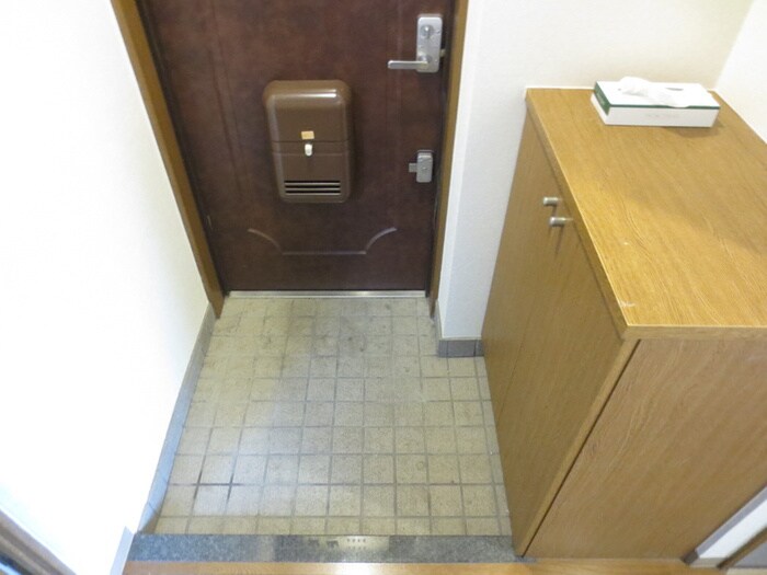 物件内観写真14　(玄関)