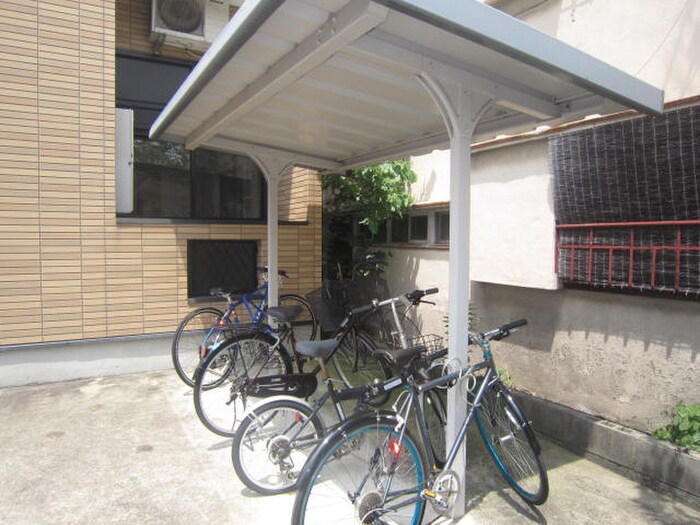 物件外観写真3　(駐輪場)
