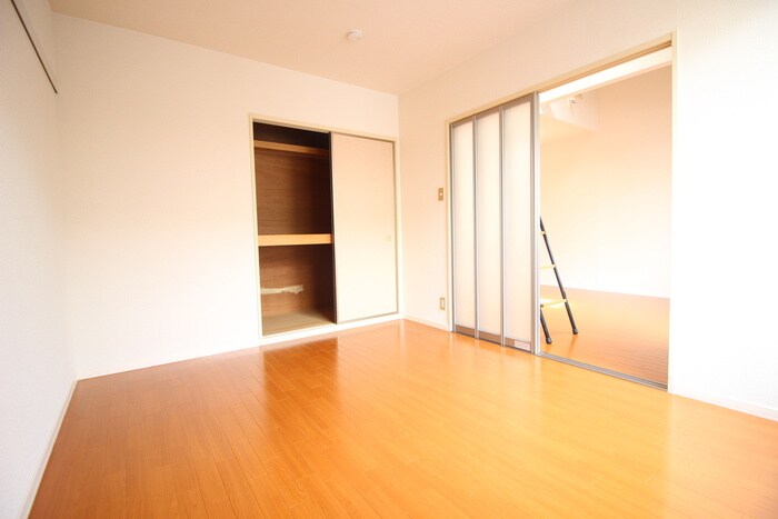 物件内観写真9　(居室)