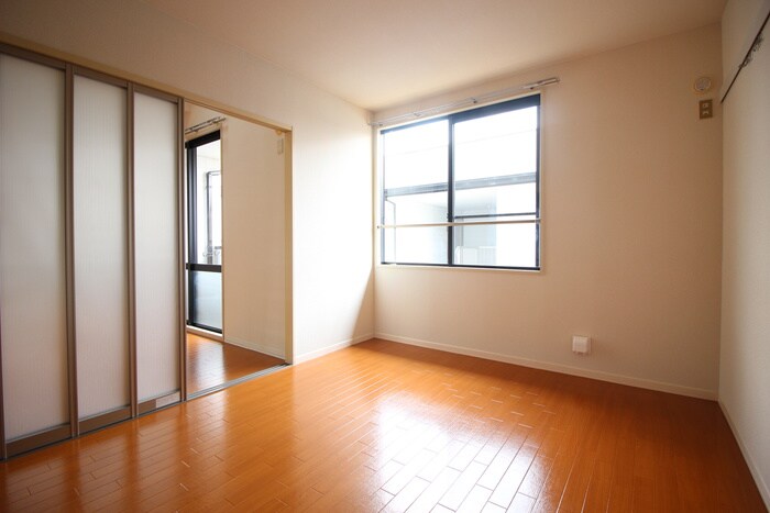 物件内観写真10　(居室)