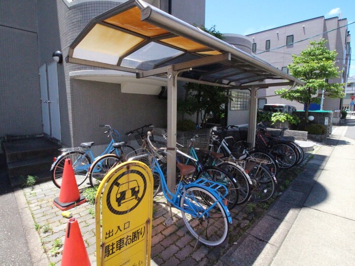 物件外観写真4　(駐輪場)