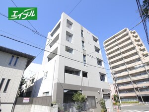 ＬＡ　ＴＡＺＵ外観写真