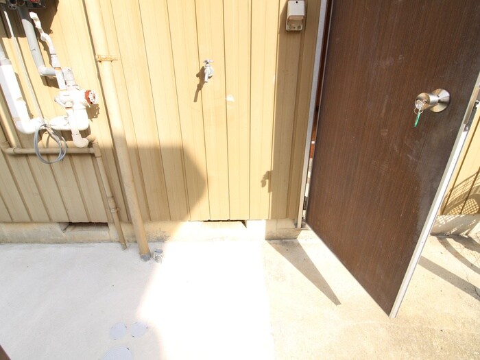 物件内観写真16　(洗濯機置場)