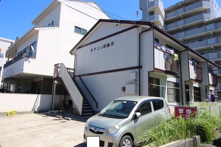 タウニィ市場木外観写真