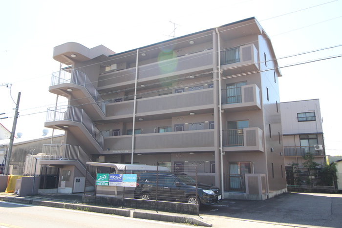 クリスタルタウン貴船